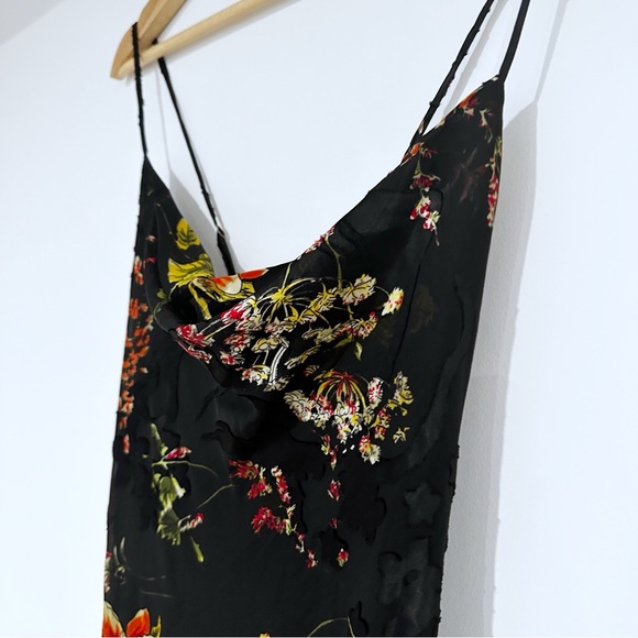 Astr The Label Gaia Floral Midi Dress
Black Orange Burnout  size Large - Picture 12 of 16